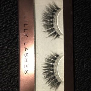 Lilly lashes